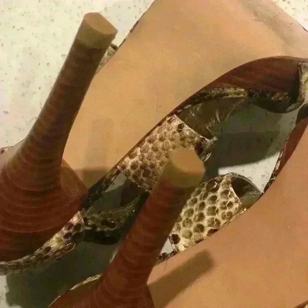Stuart Weitzman Roccia Serpent Leather Pumps - Picture 12 of 12